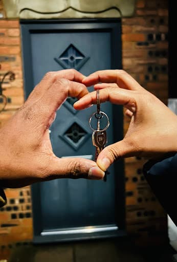 Mortgage Advice Hub — Customer photo